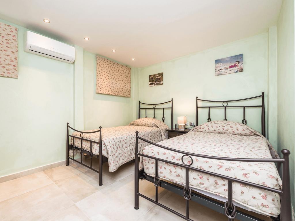 Villa Callisto- Elegant Restored Villa With Pool Gyri Экстерьер фото